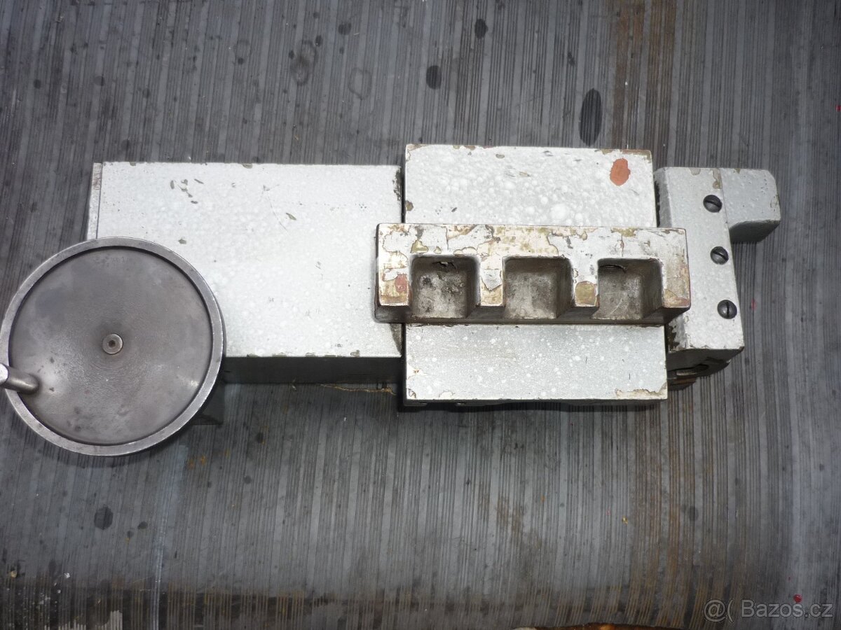 přídavné zařízení na soustružení koulí škoda