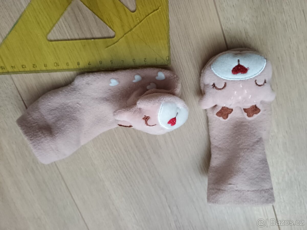 Dětské protiskluzové ponožky se sobem