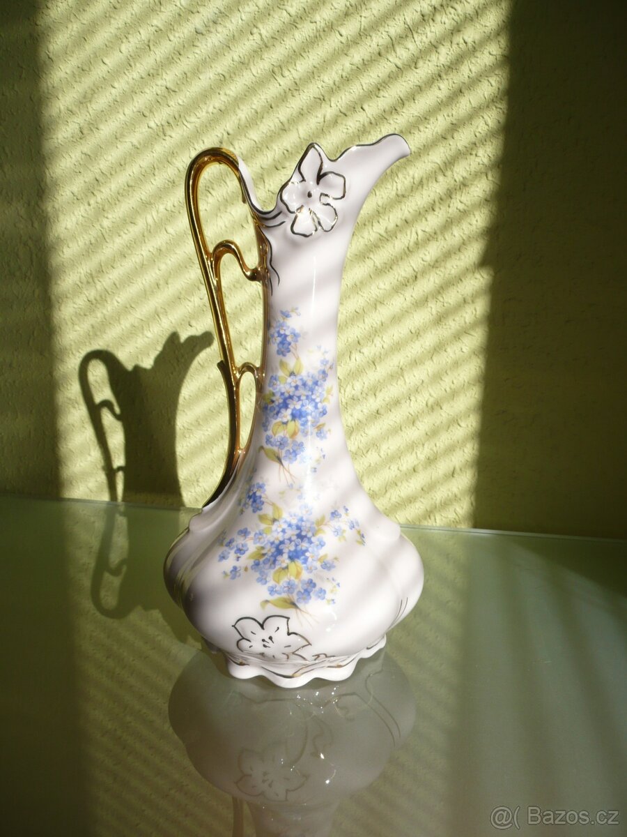 Karafa růžový porcelán, Zn. HC CHodov