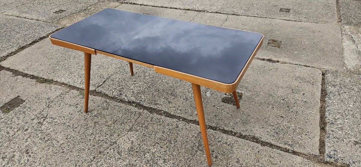 Konferenční retro stůl