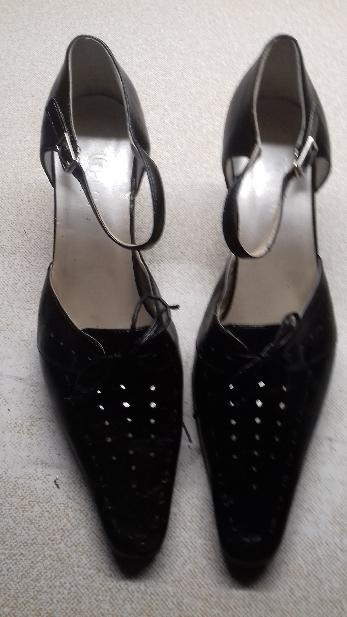 Prodám za symbolickou cenu černé lodičky - 100 Kč