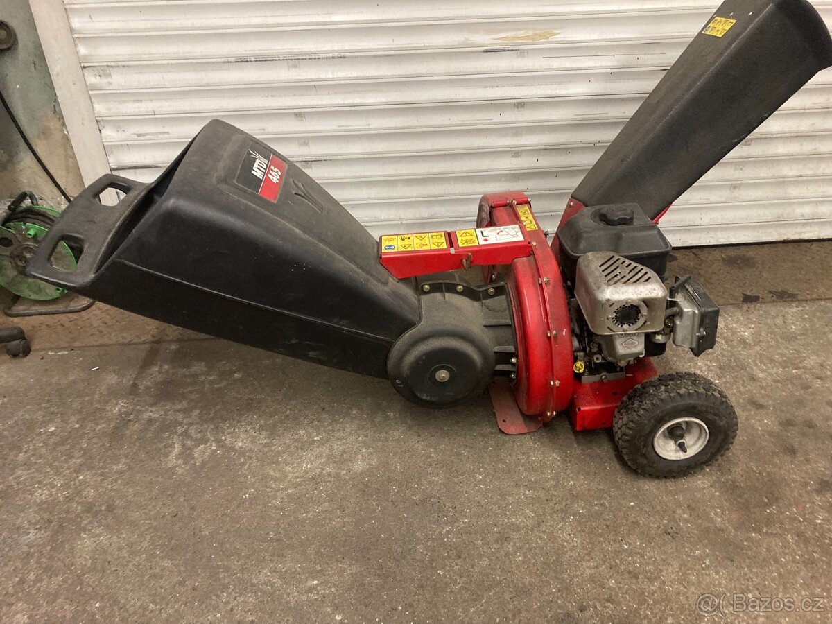 Štěpkovač motorový