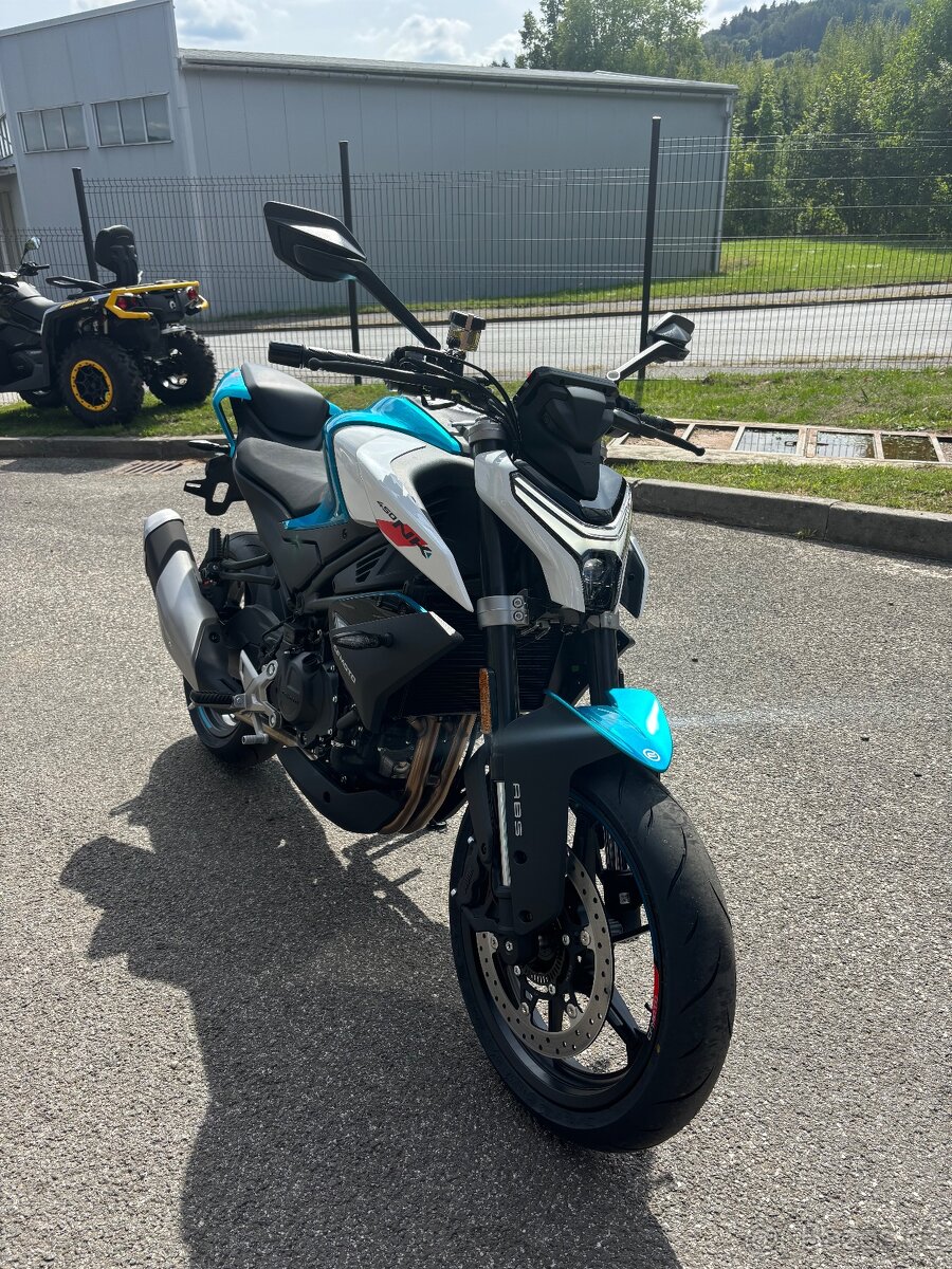 CF MOTO 450NK - Skladem