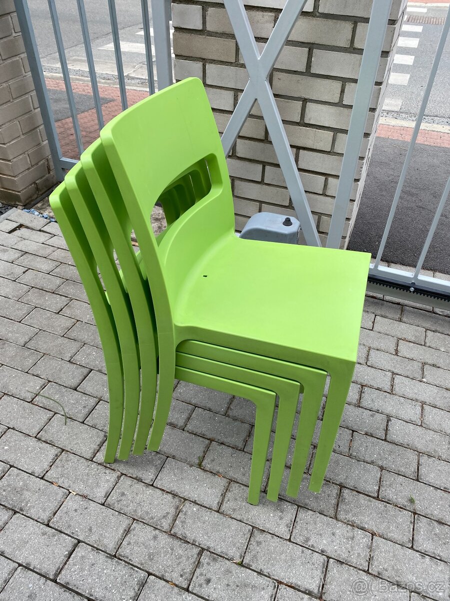 designové plastové židle