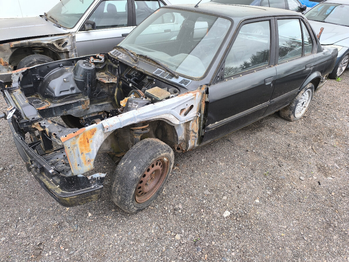 Bmw e30 karoserie bez TP