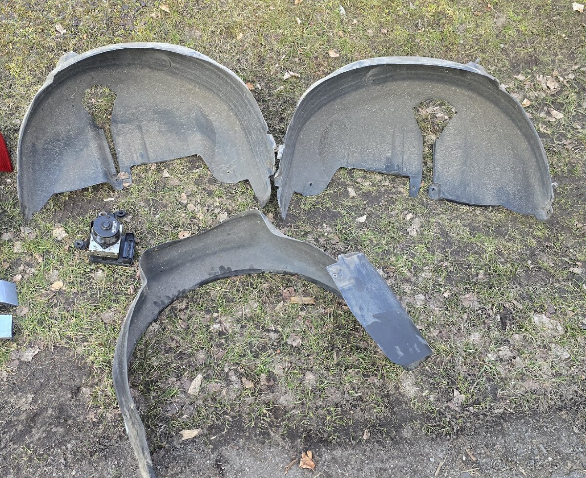 Podběhy audi a3 8l
