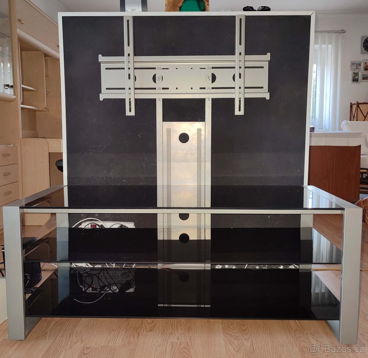 TV stolek, držák TV od 40"
