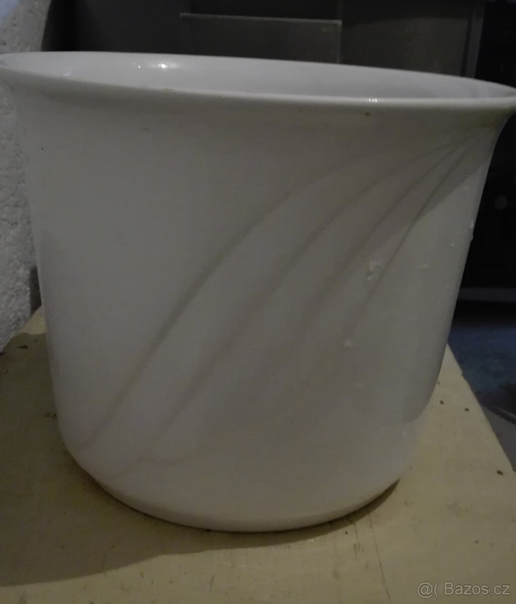 Prodám keramické obaly na květináče