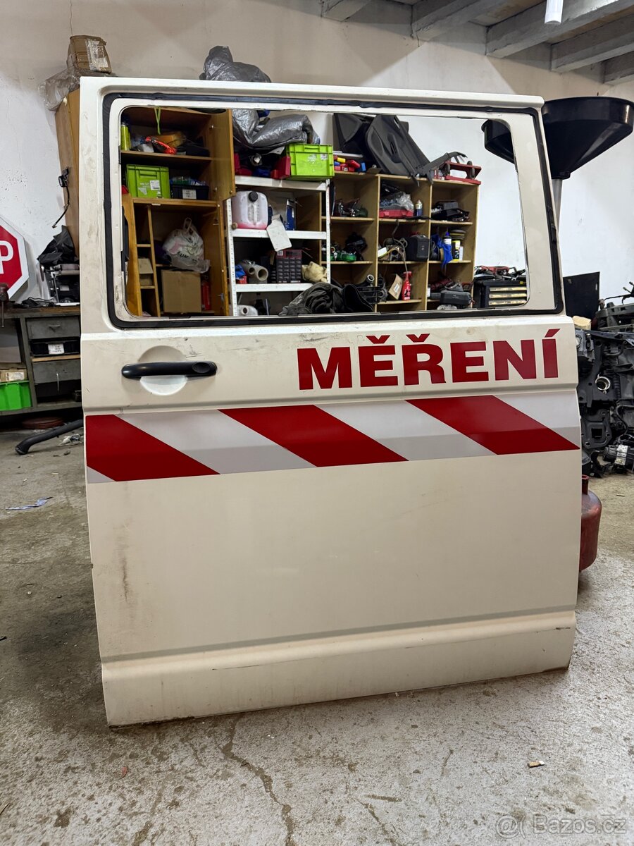 Levé šoupací dveře VW TRANSPORTER T5
