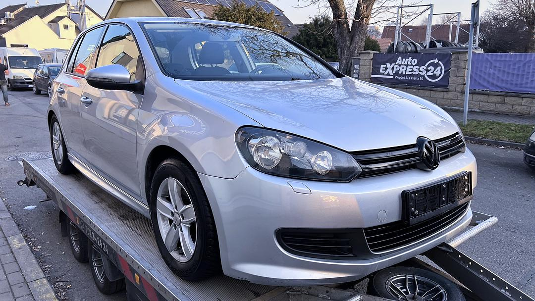 Vůz na náhradní díly VW Golf 6 hatchback 2011 CAYC MDZ LA7W