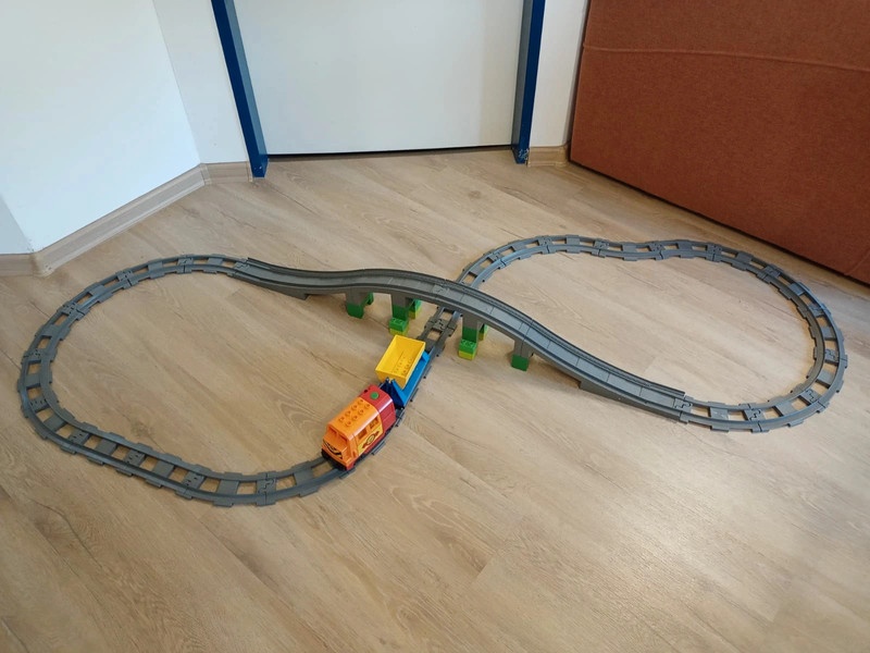 lego duplo vláček s mostem