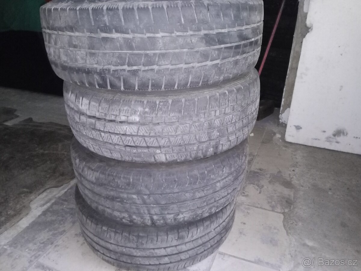 4 plechová kola obutá 205/65/16C M+S
