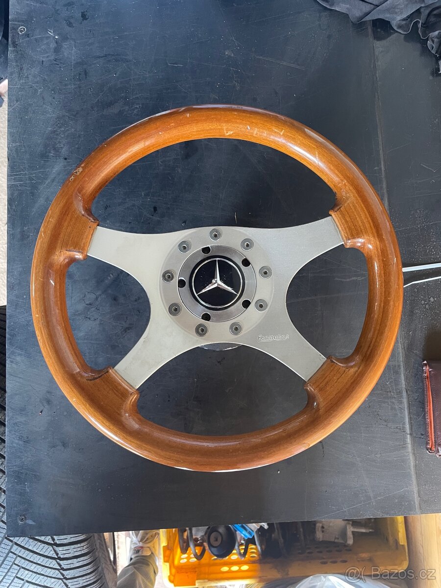 Dřevěný volant Mercedes