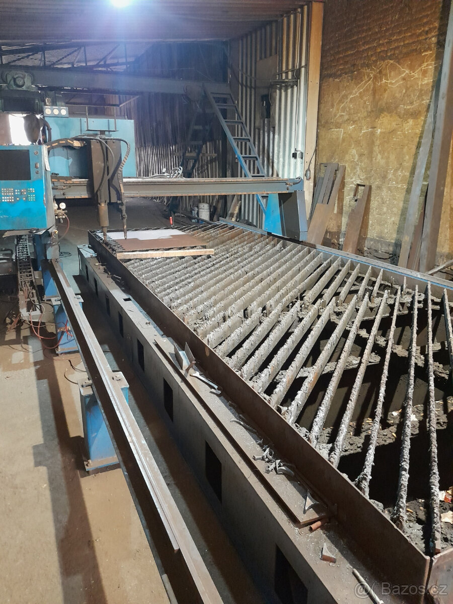 Pálící stroj EVDR 31 + stůl 6 x 2 m autogen.