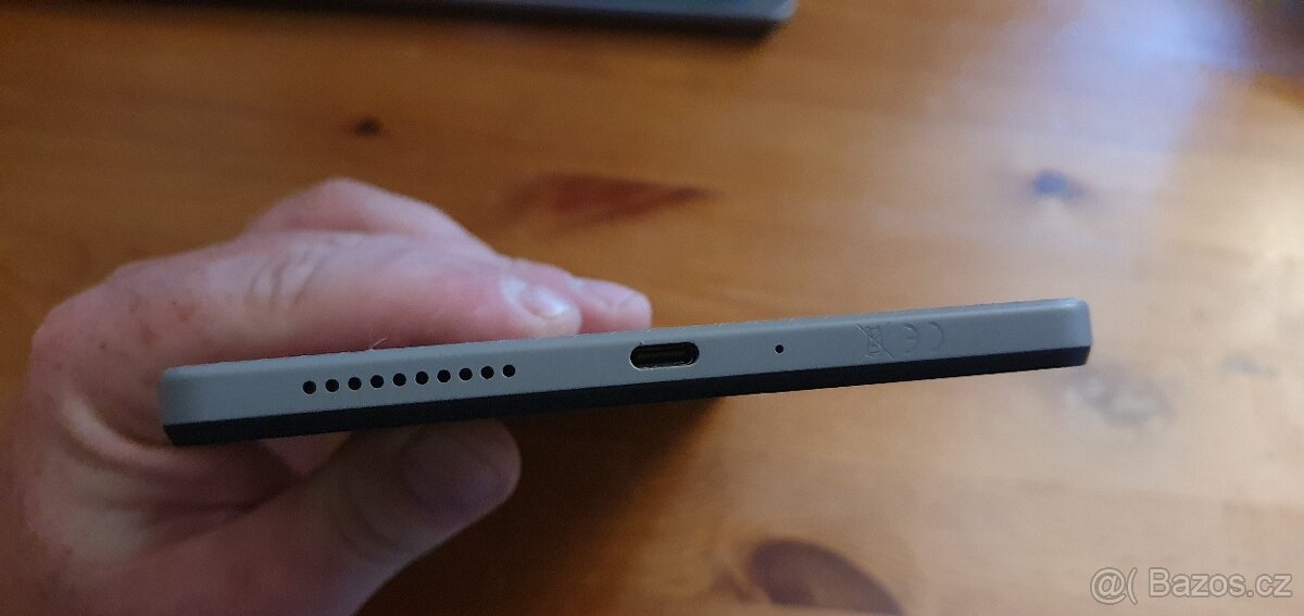 Lenovo M8 4th gen