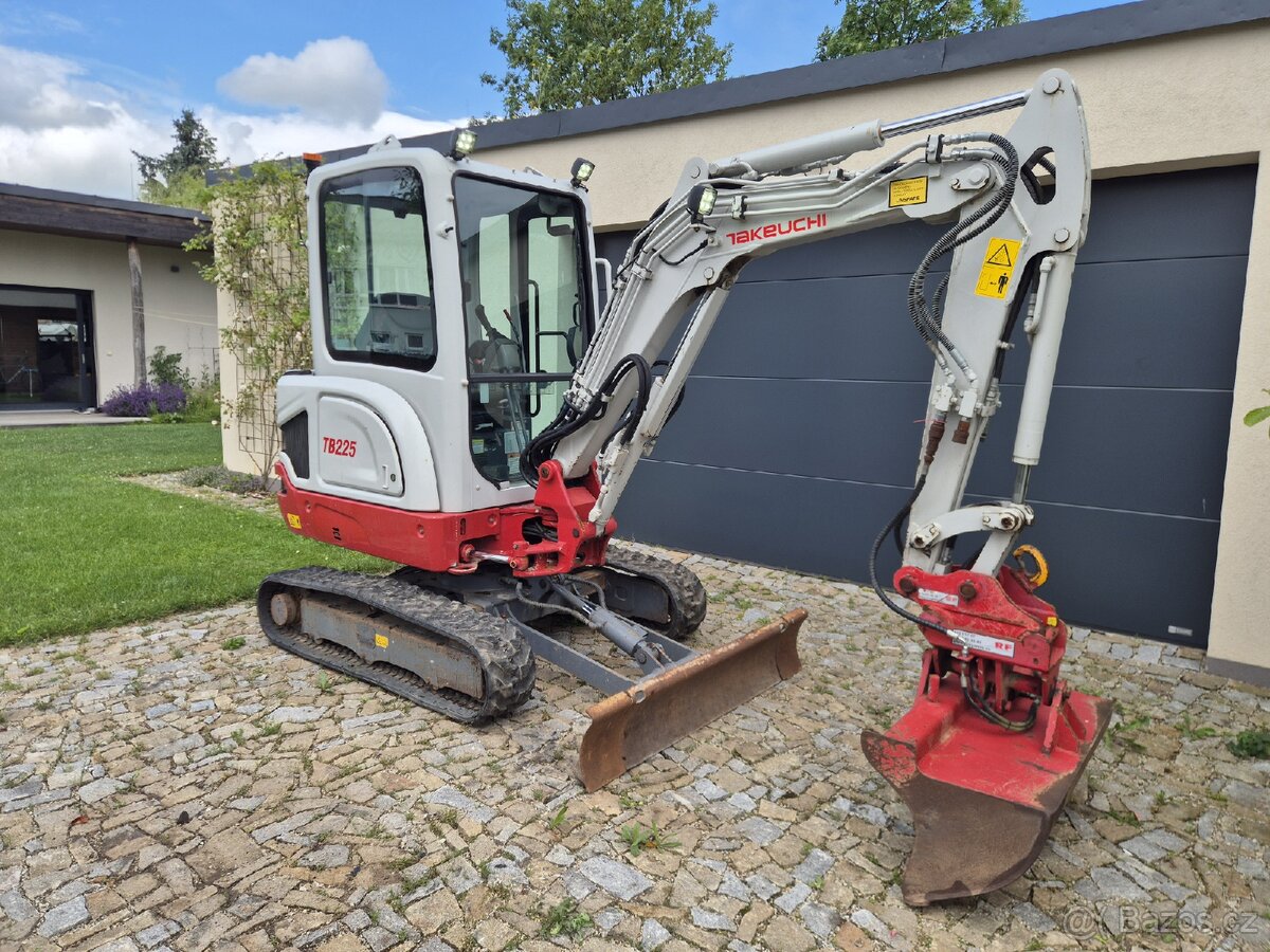Takeuchi TB 225 2.5t