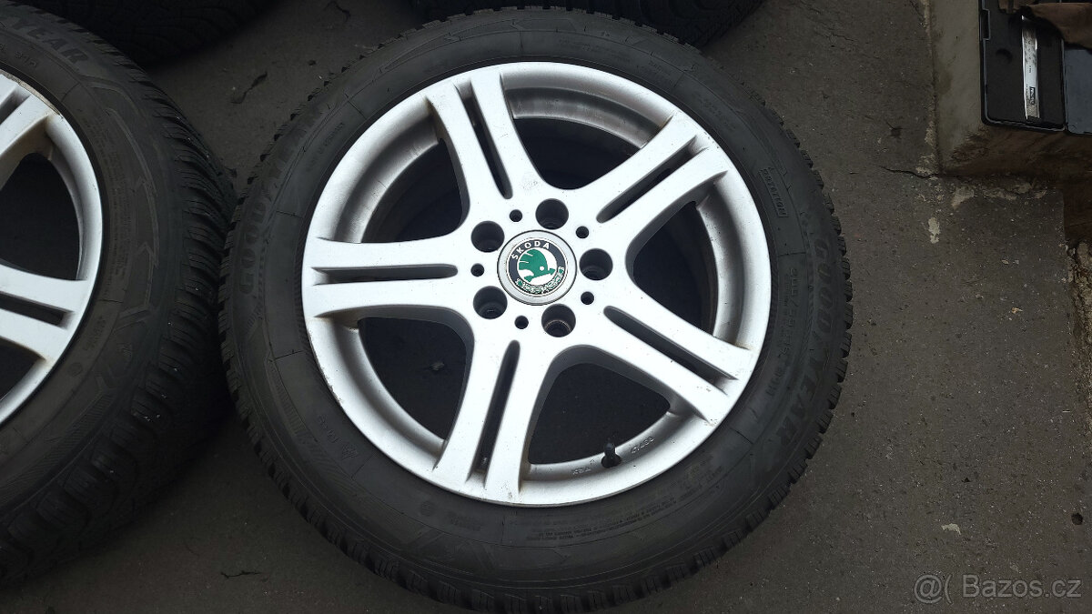 90% zimní ALU kola 16" 5x112 Octavia 2 a 3, Superb 2