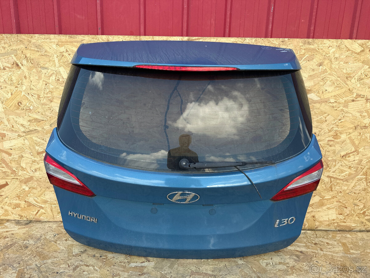 160. VÍKO KUFRU HYUNDAI I30 COMBI