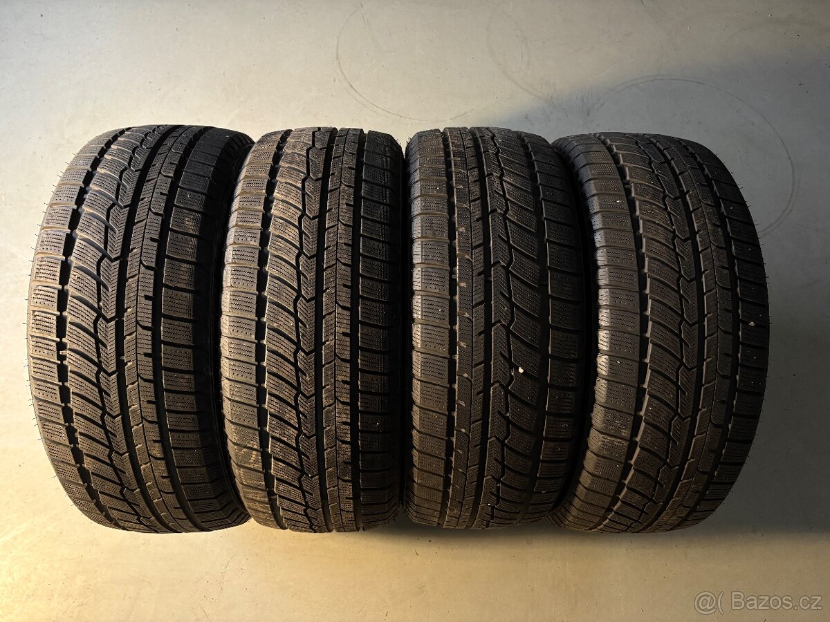 Zimní pneu Fortune 235/55R18