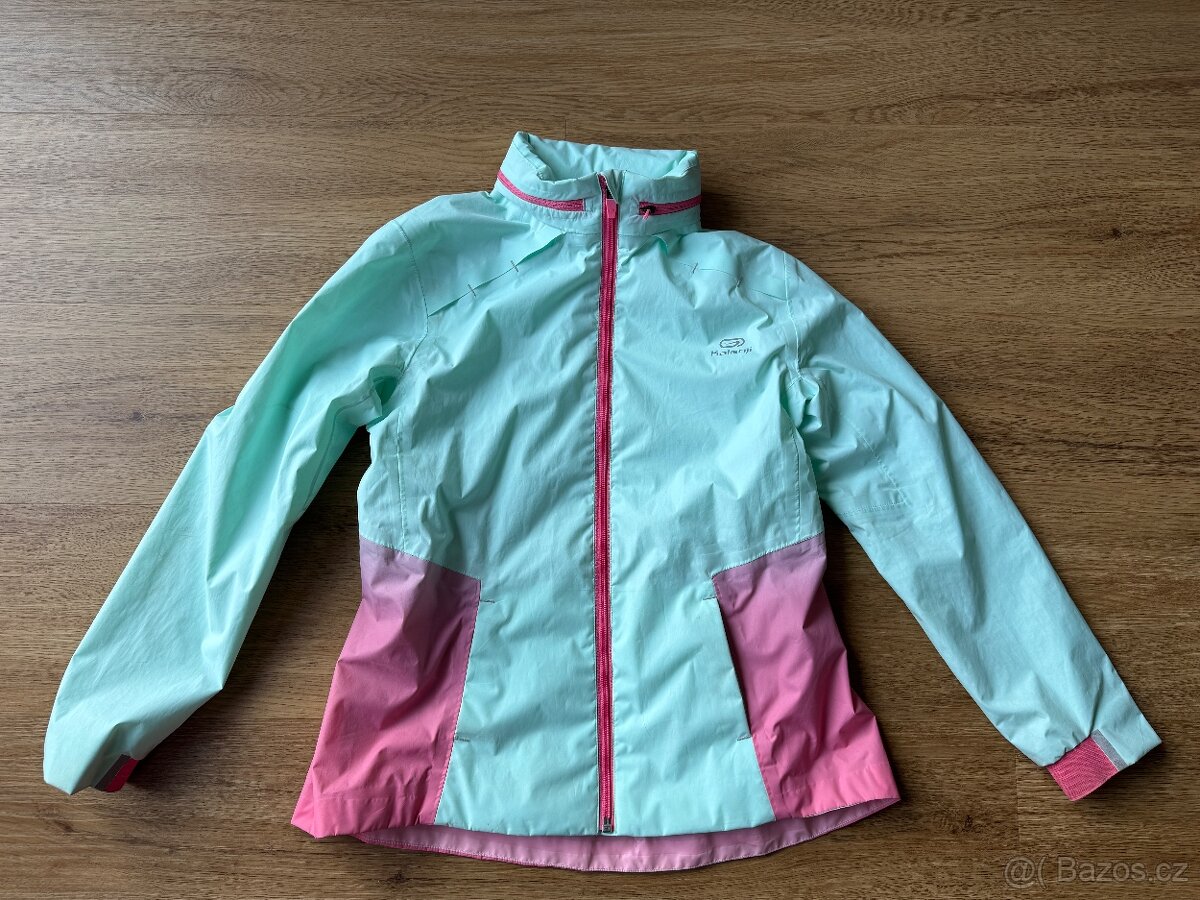 Dívčí nepromokavá bunda, tenká, Kalenji vel. 146 (10-11 let)