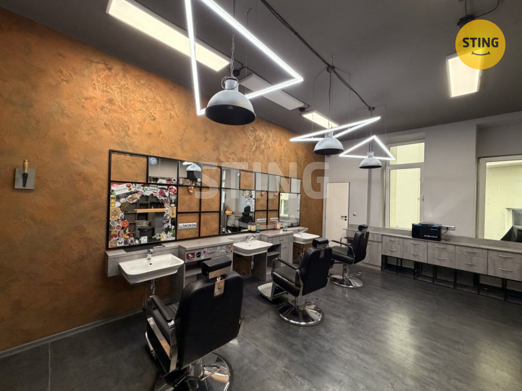Pronájem plně vybaveného barbershopu – centrum Ostra, 133923