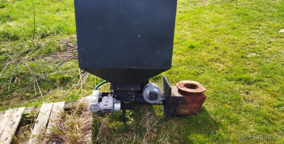 Prodám násypku s podavačem k automatickému kotli