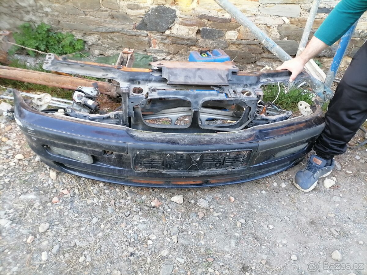 Přední nárazník s vystuhou na Bmw e46