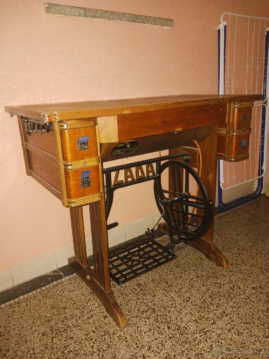 Šicí stroj Lada Litinový