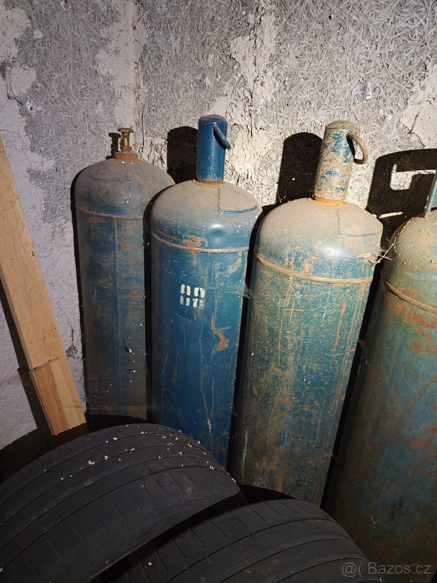 Prodám velké plynové lahve 140 cm