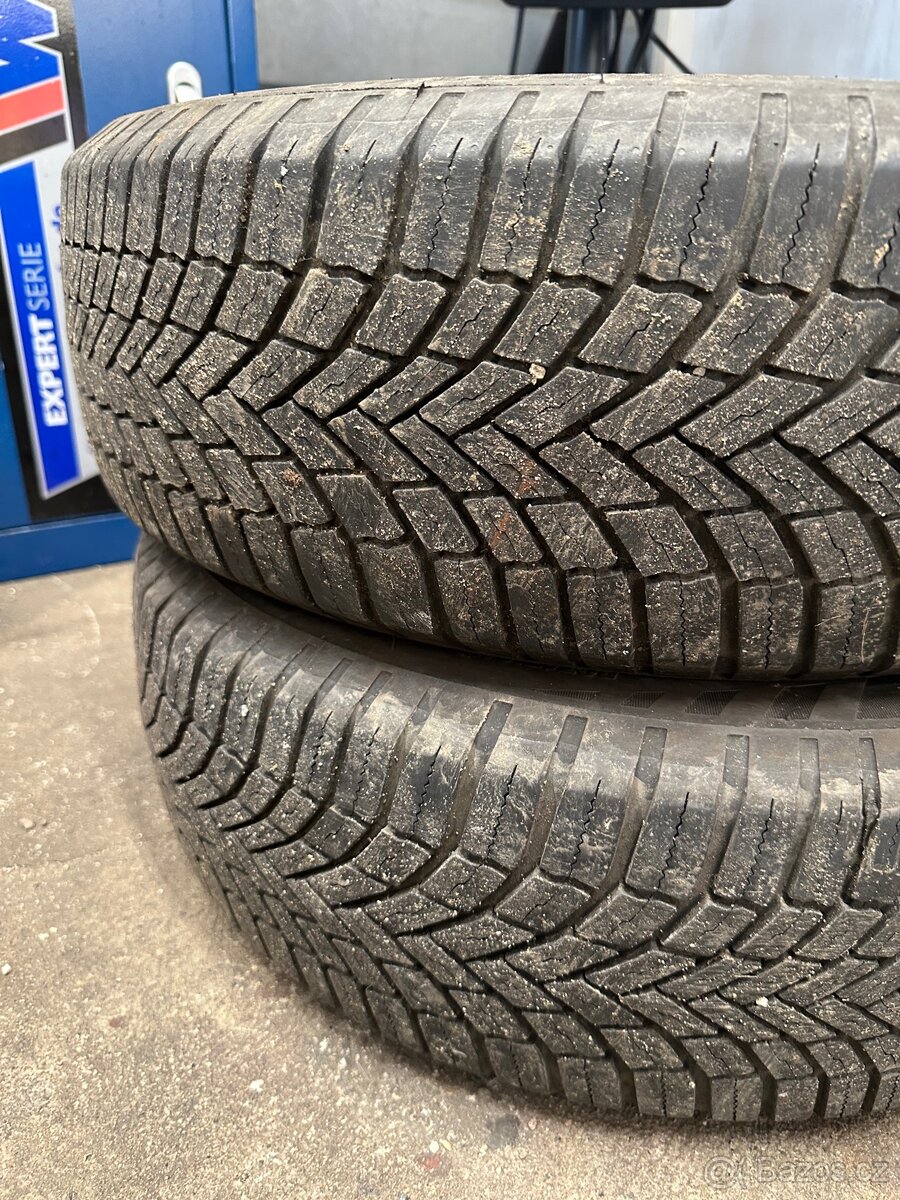 Celoroční pneu Bridgestone 195/65/R15