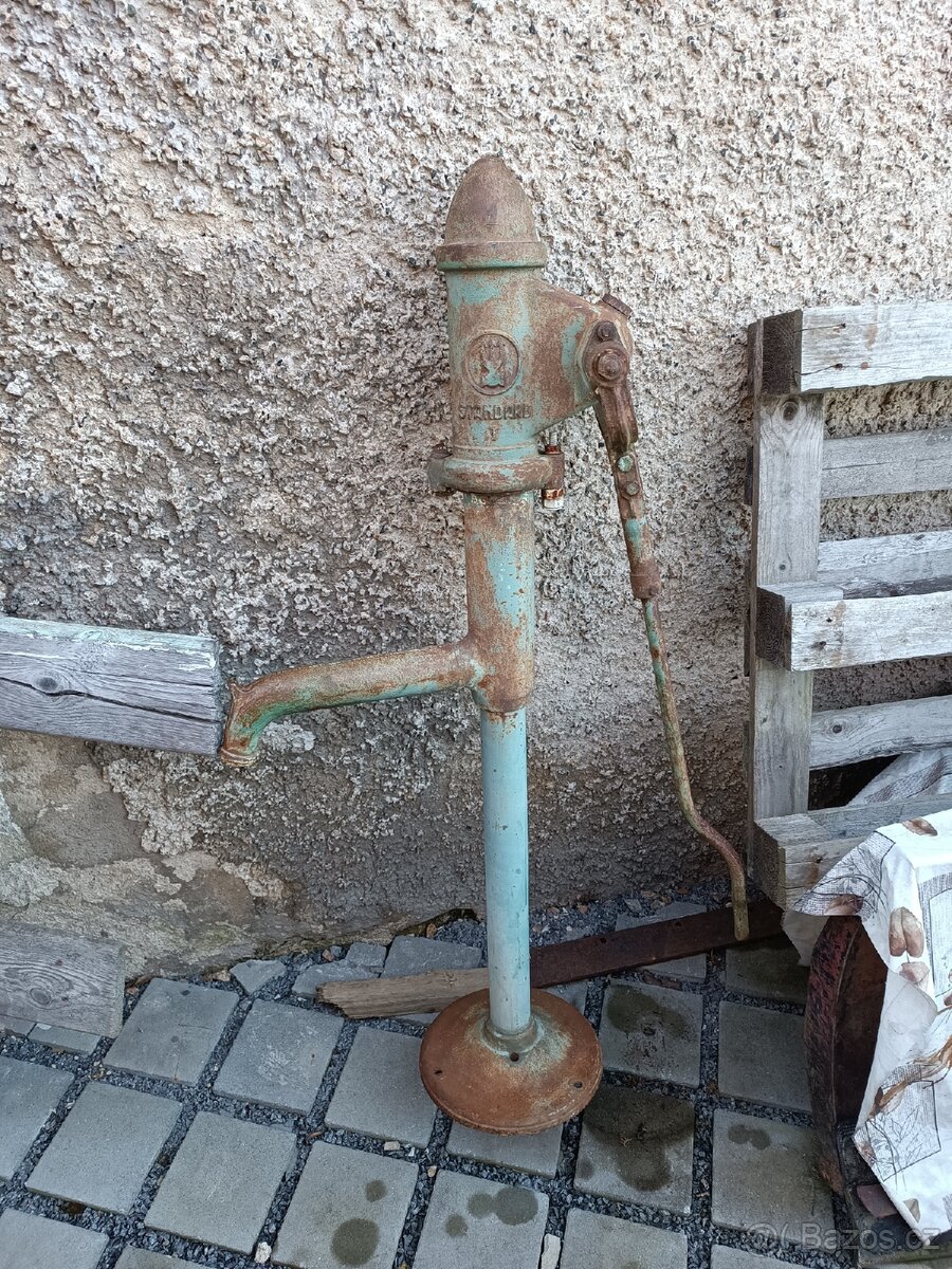 Ruční pumpa na vodu