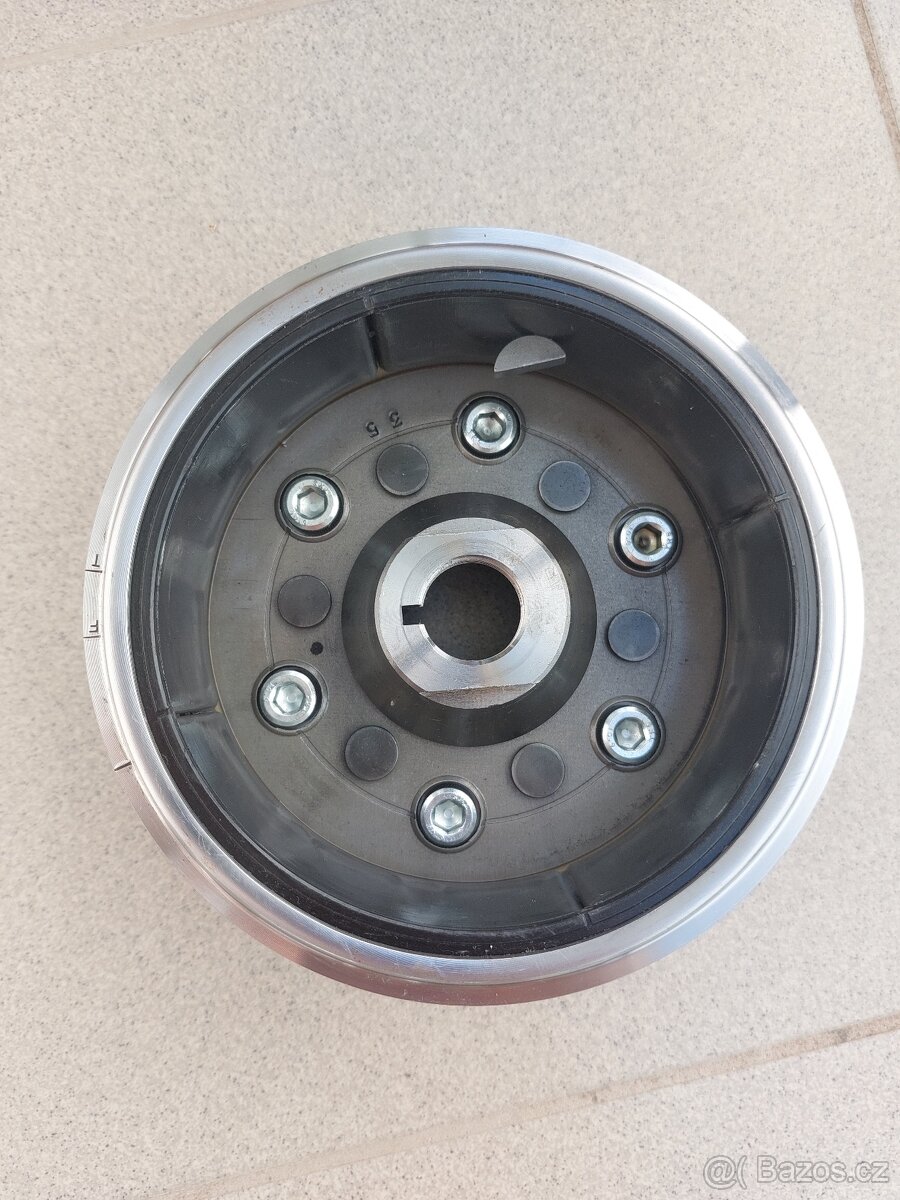 Kawasaki KLR650 rotor magneta originál