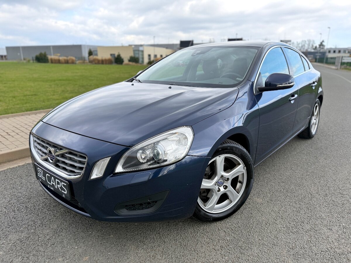 VOLVO S60 1.6 D2 MOMENTUM //2012 1.MAJITEL NAVI XENON SERVIS
