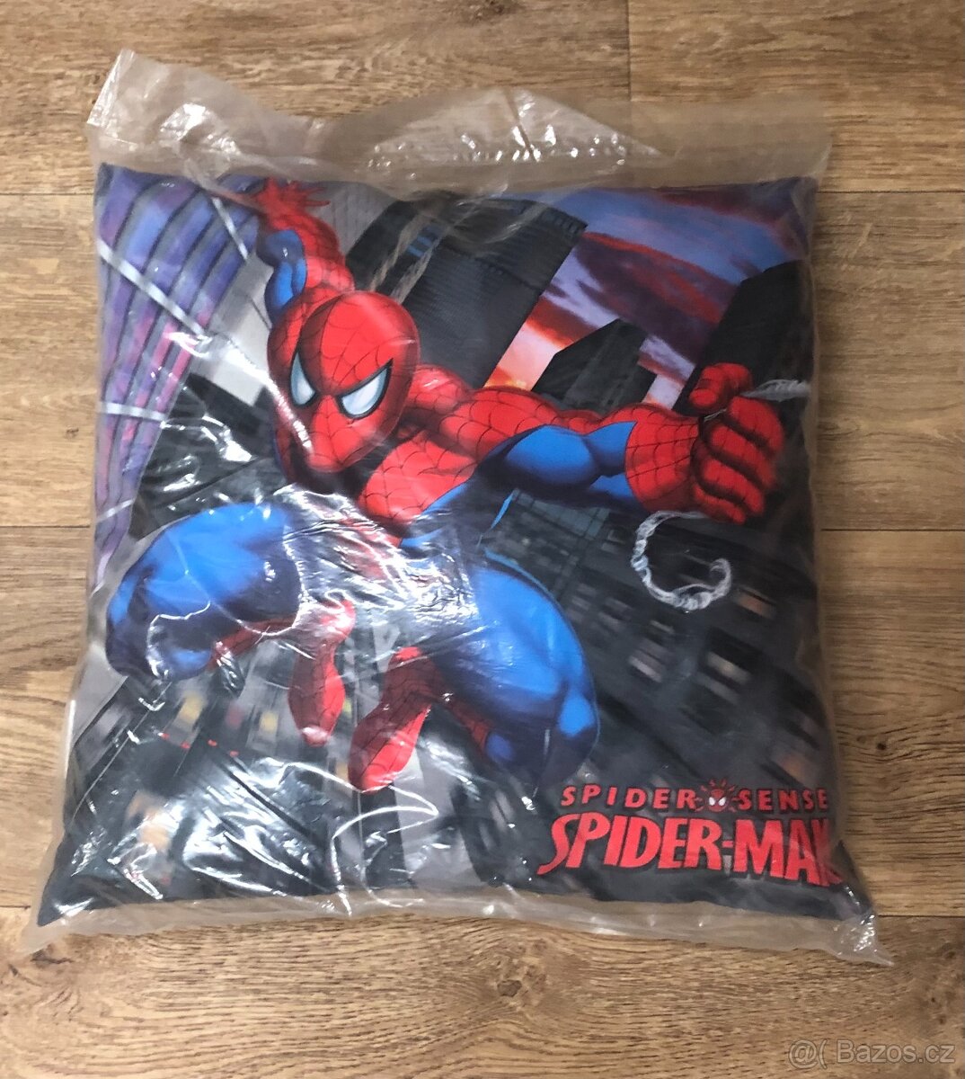 Polštářek Spiderman 40 x 40 cm