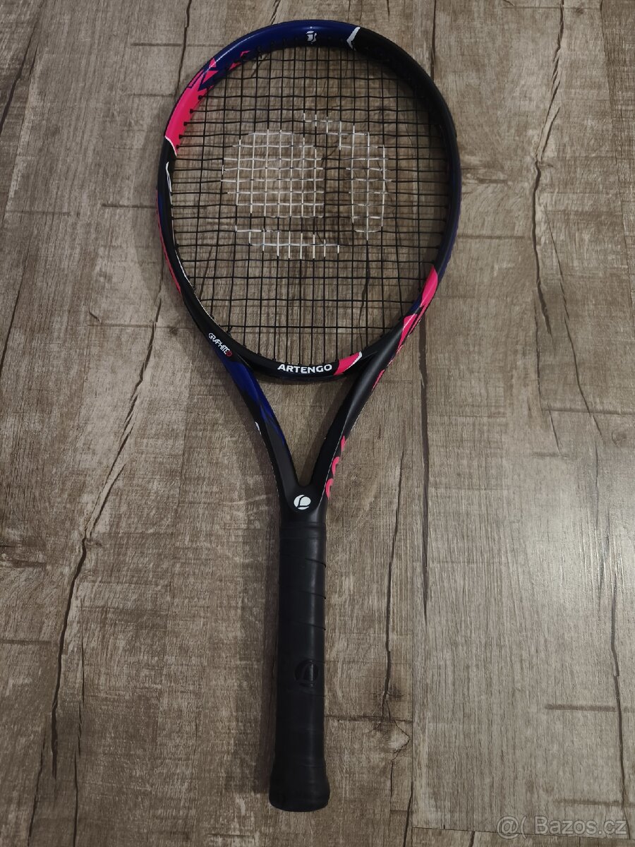 Tenisová raketa z Decathlon Artengo 900 - zanovni