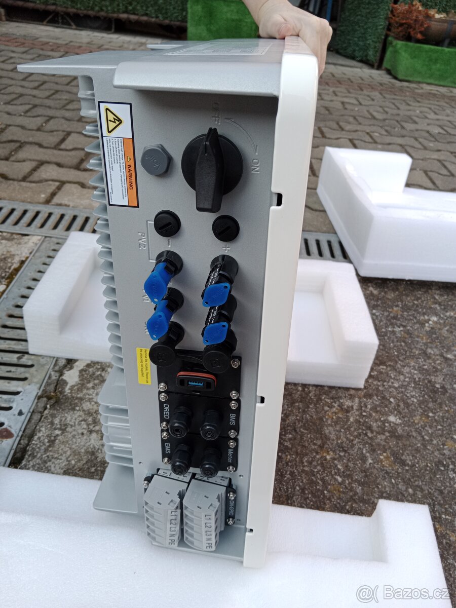 Prodám vysokonapěťový střídač GoodWe Retrofit GW5K-BT.