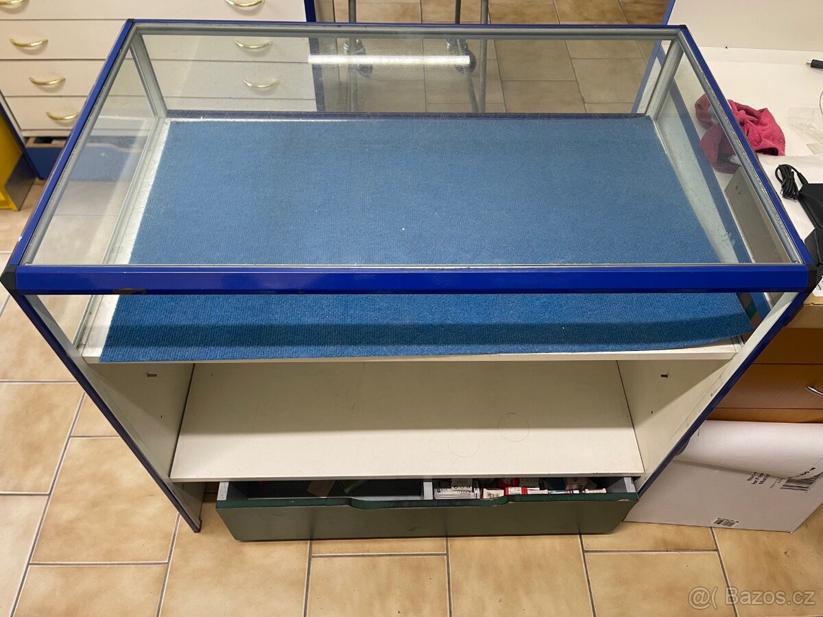 Regál se šuplíkama a regál s policí