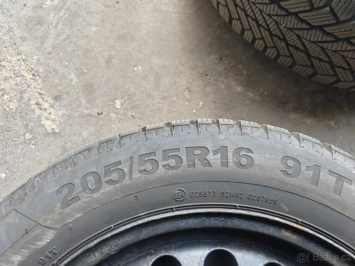 Zimní pneu 205/55 /16 na discích opel