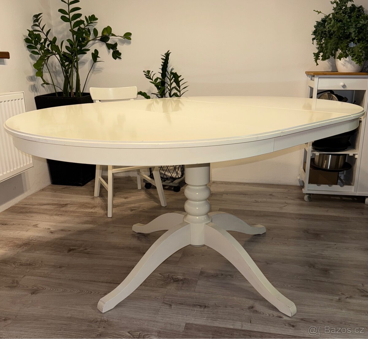 Bílý rozkládací stůl zn. IKEA