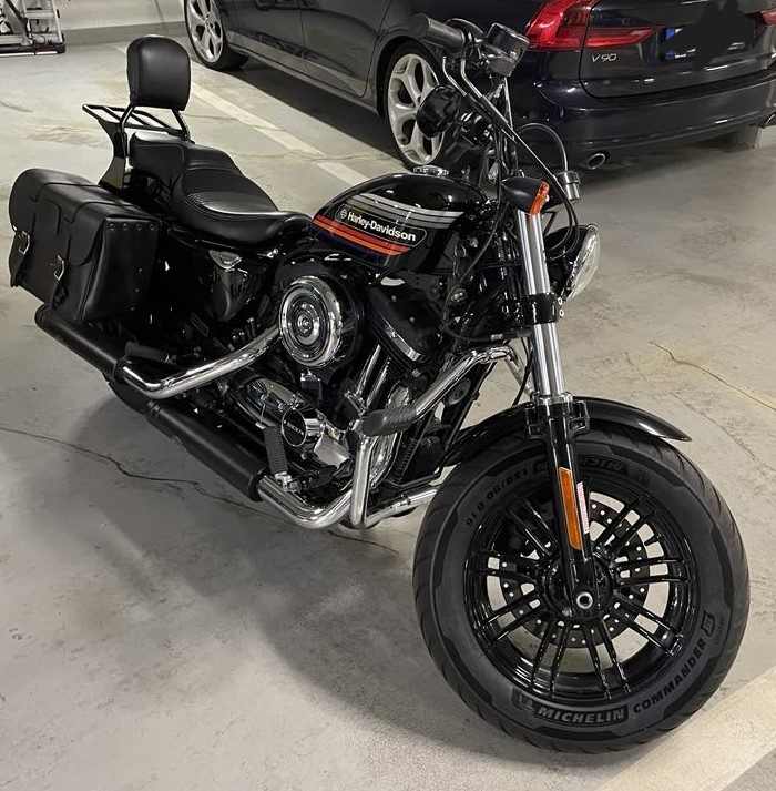 Harley Davidson Forty-Eight Special s Jekill & Hyde výfukmi
