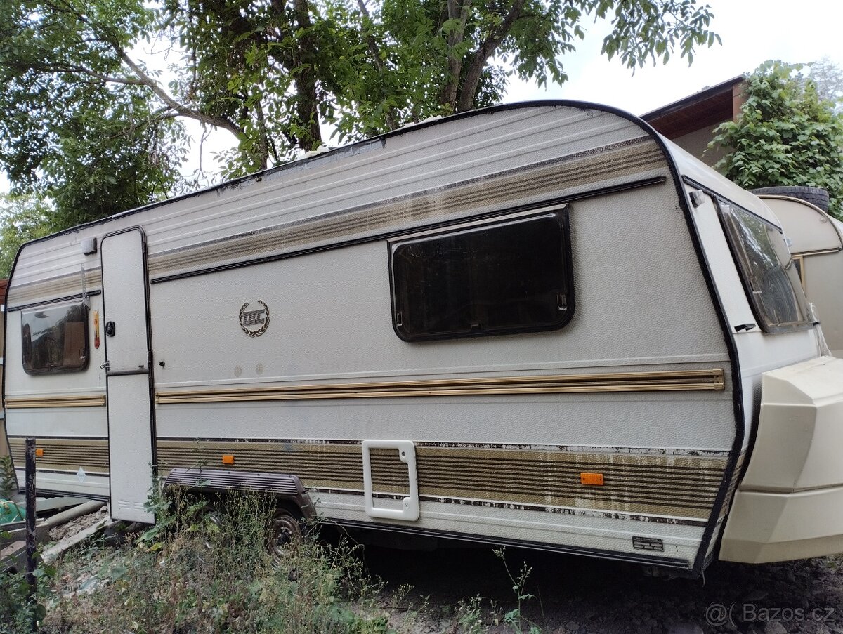 Karavan TEC 2x náprava De doklady
