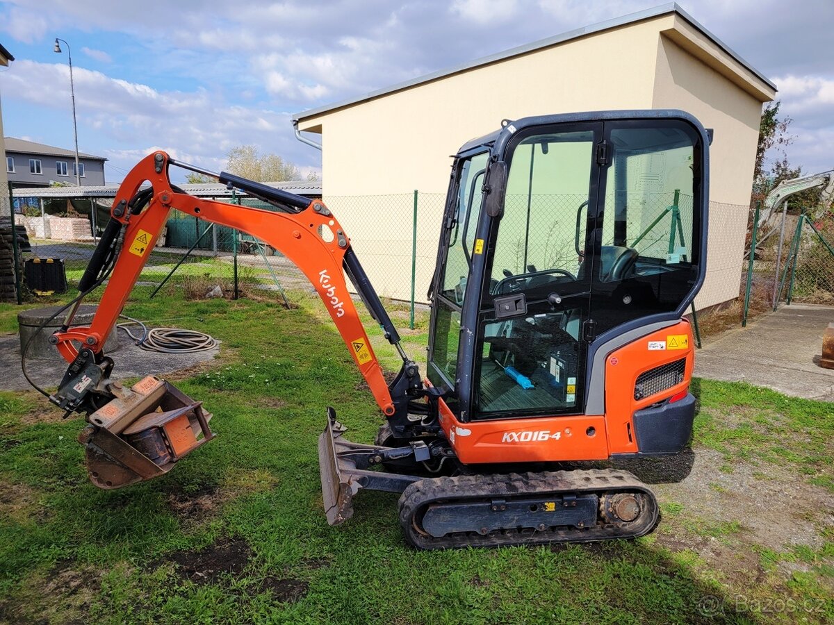 minirypadlo Kubota KX 016-4