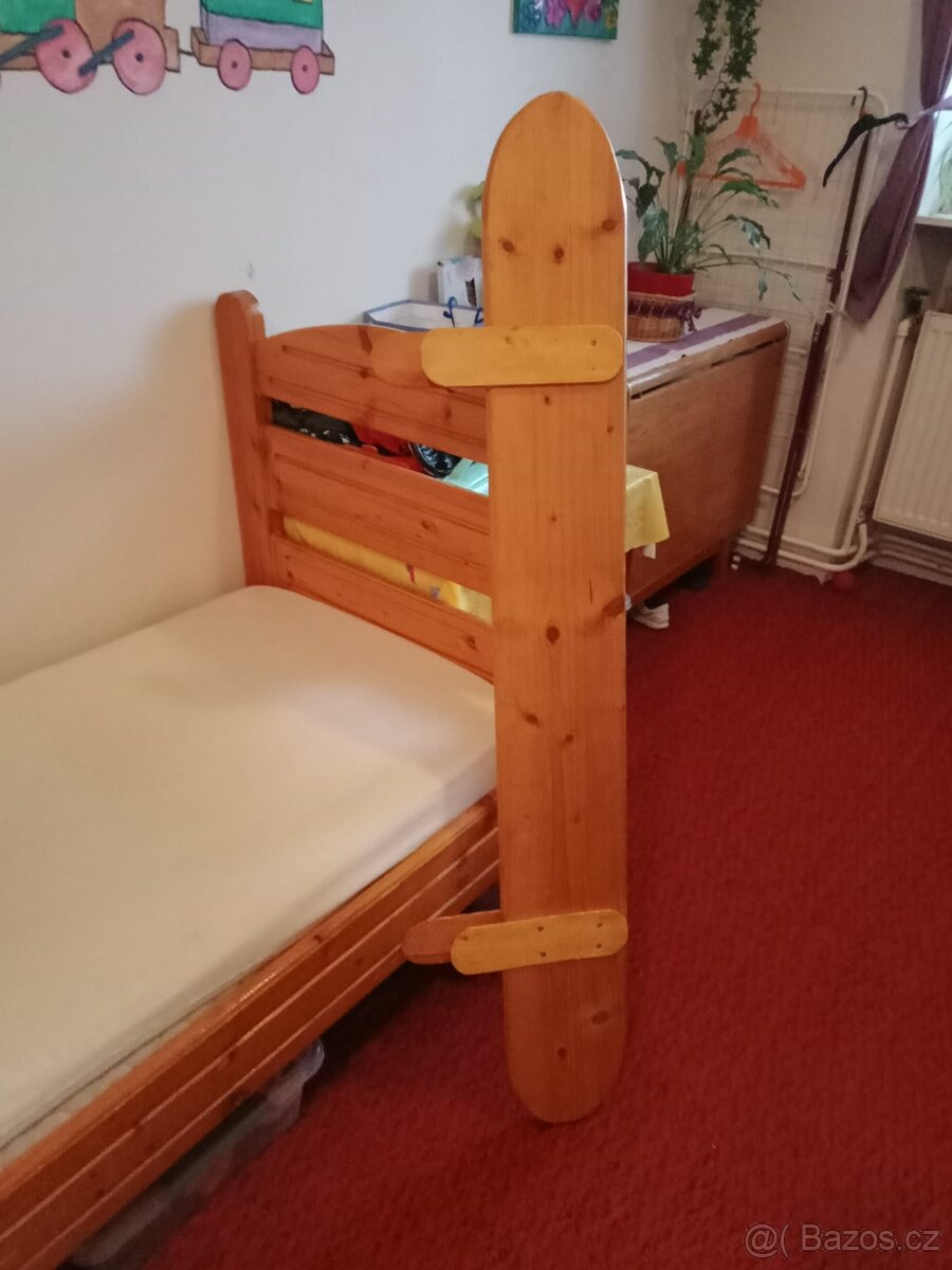 Dětská postel