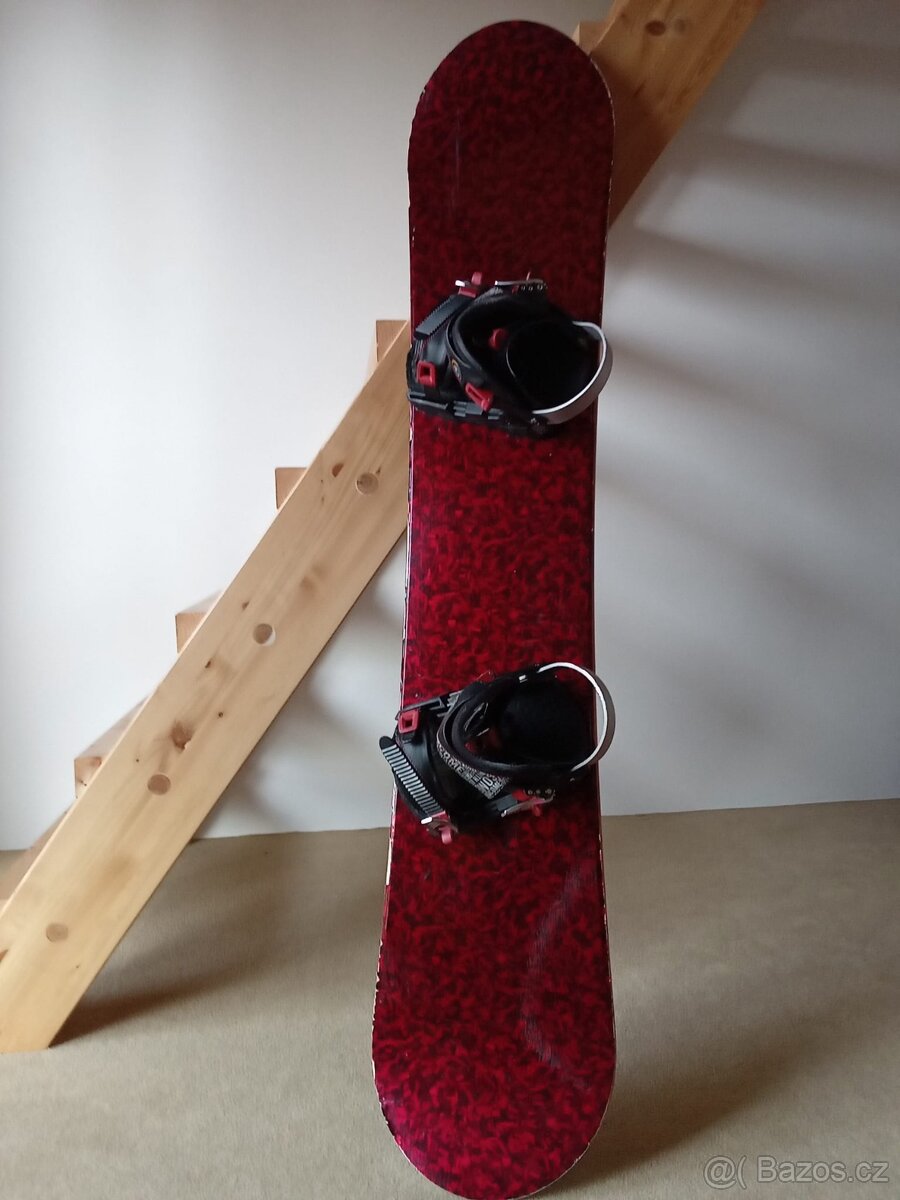 Dámský snowboard Elan 145 cm s vázáním