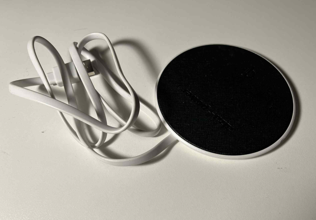 Nabíječka – AlzaPower WC121 Wireless Fast Charger bílá