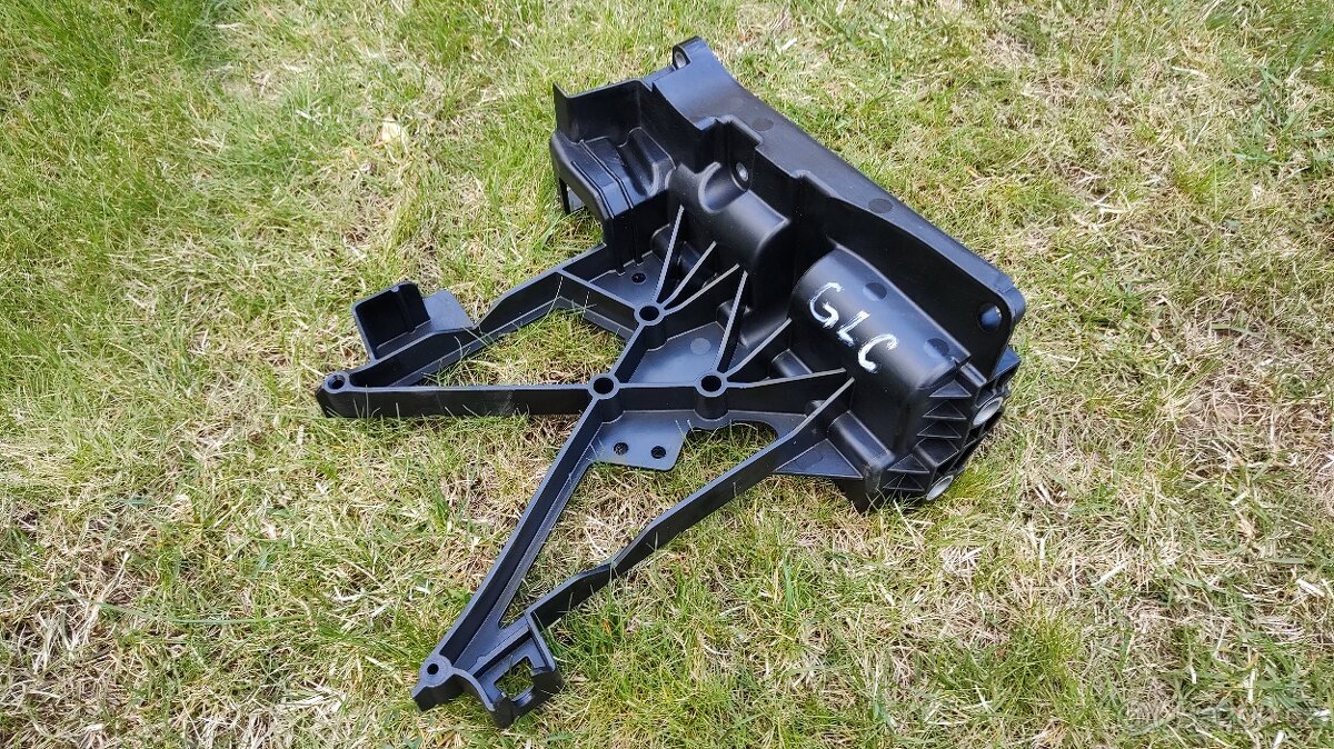 Mercedes GLC C253 W253 2016 - okular drziak predne celo