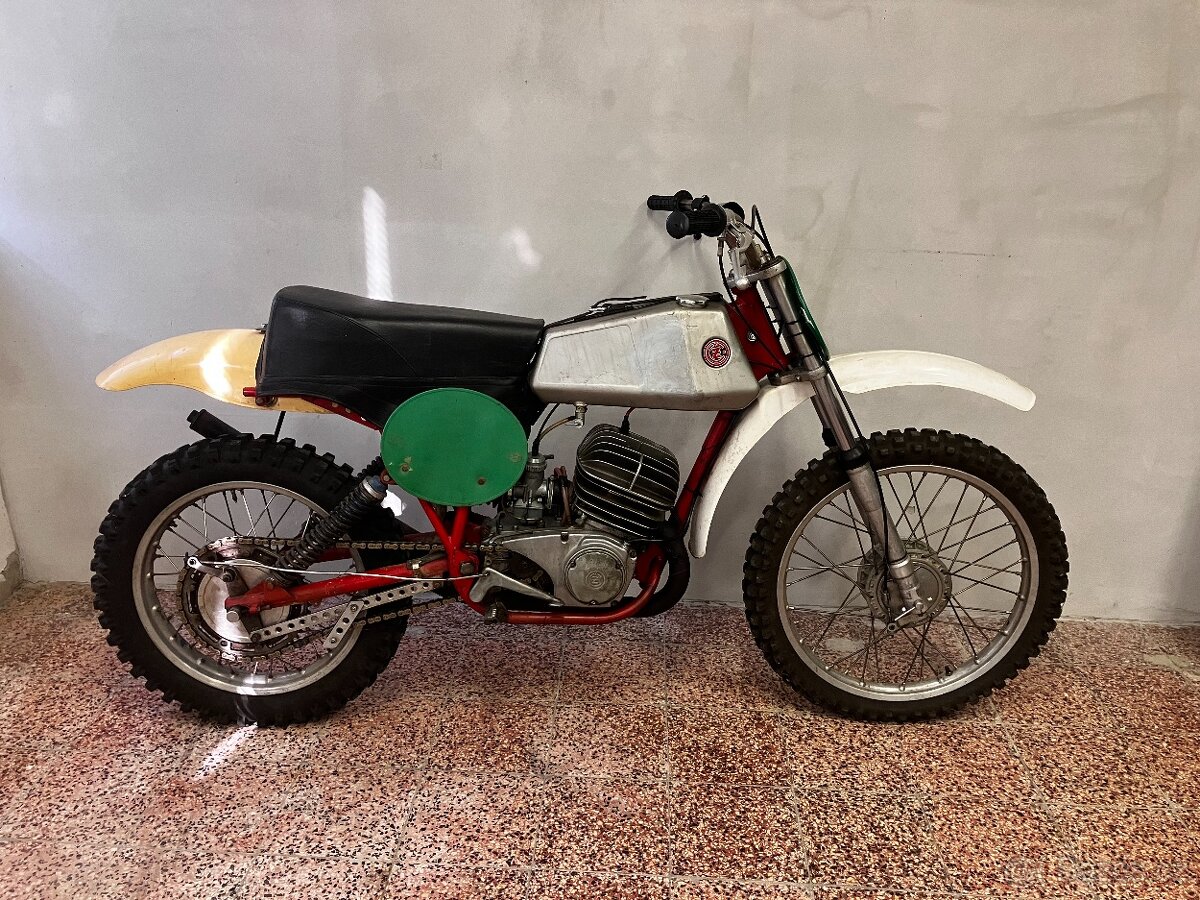 ČZ 250 typ 980 motokros r.v. 1975