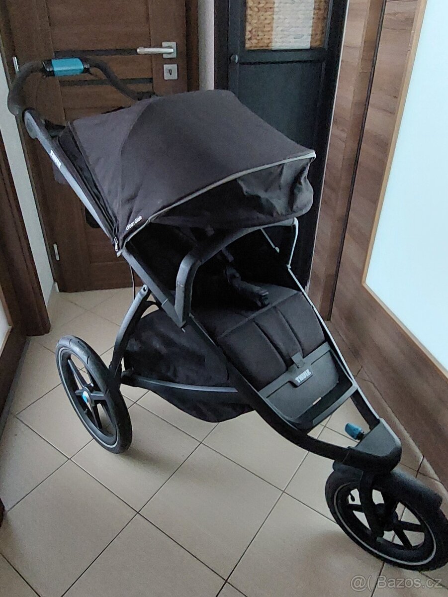 Thule Urban Glide 2 Black on Black