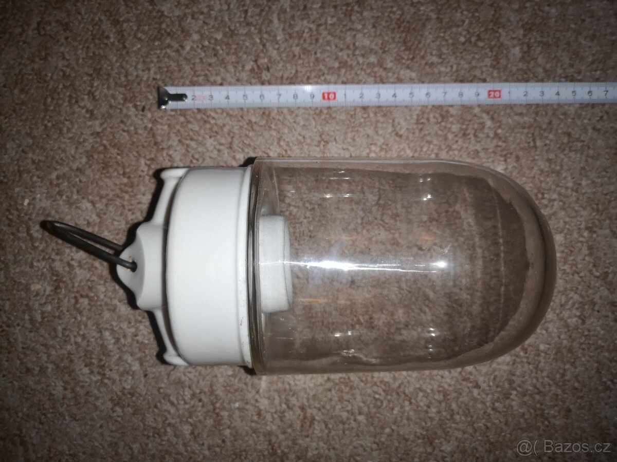 starožitné závěsné světlo na půdu atd.