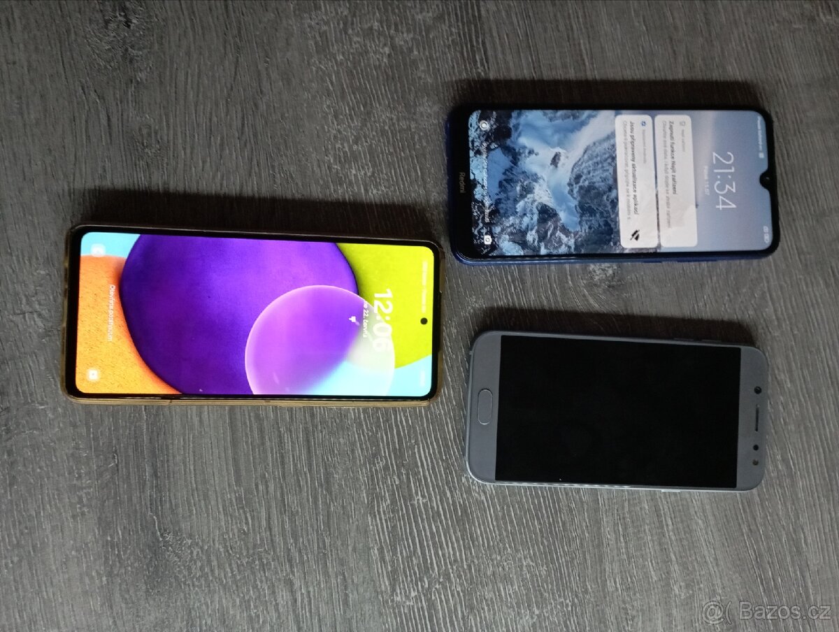 Konvolut mobilních telefonů